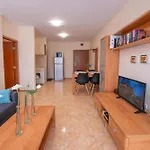 Elit 4 Apartamento *