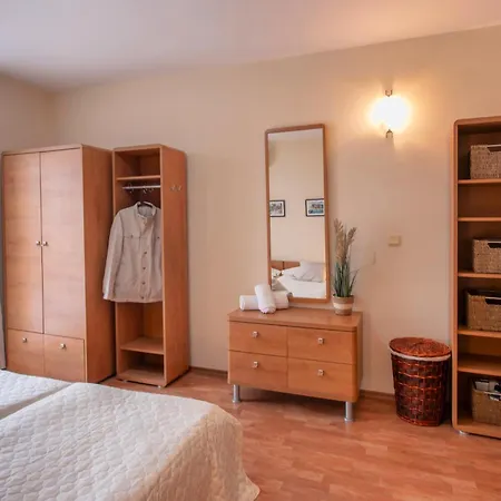 伊力特4号公寓 *