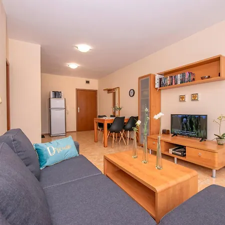 Appartement Elit 4 *